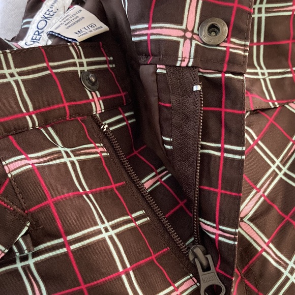 Outfit deal: Girls snow pants and snow gloves combo - Picture 4 of 7